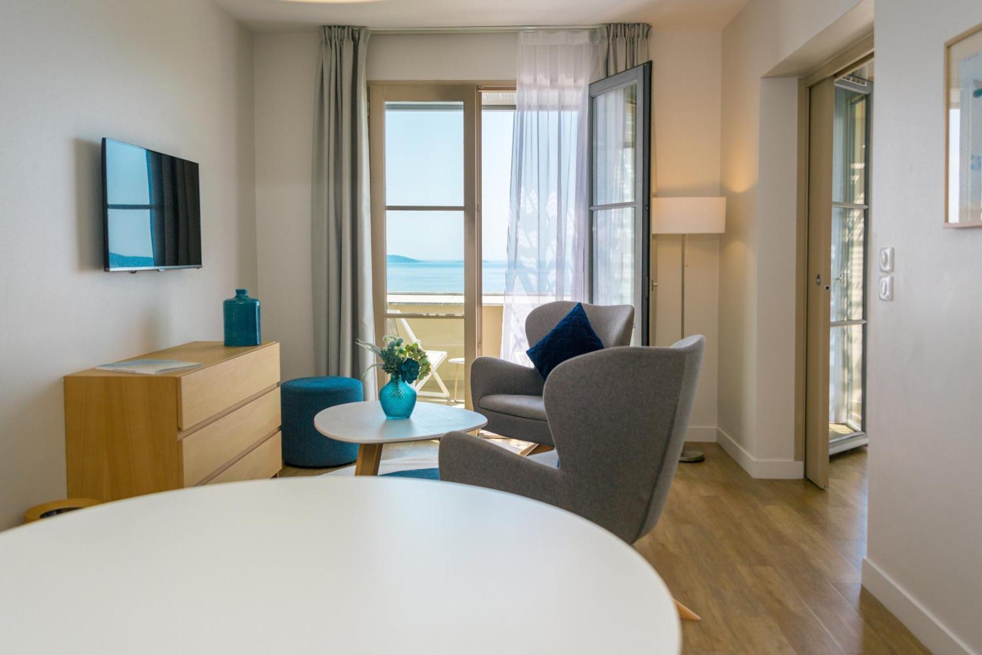 Le Rayol-Canadel-sur-Mer Hotel La Villa Douce מראה חיצוני תמונה