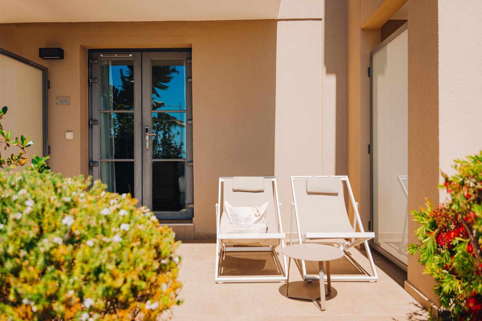 Le Rayol-Canadel-sur-Mer Hotel La Villa Douce מראה חיצוני תמונה